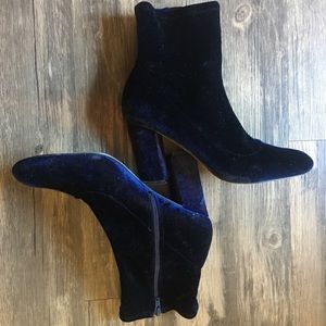 Midnight blue velvet heel boots